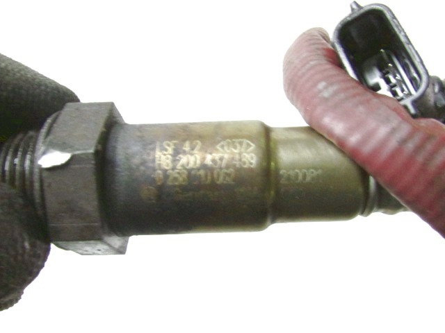 SONDA LAMBDA  OEM N. 8200437489 ORIGINAL REZERVNI DEL DACIA DUSTER HS (2010 - 2017) BENZINA LETNIK 2011