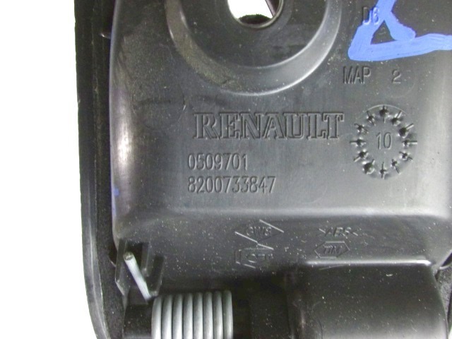 NOTRANJA KLJUKA  OEM N. 8200733847 ORIGINAL REZERVNI DEL DACIA DUSTER HS (2010 - 2017) BENZINA LETNIK 2011