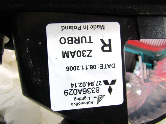 ZADNJI DESNI ZAROMETI OEM N. 8336A029 ORIGINAL REZERVNI DEL MITSUBISHI COLT Z30 Z3_A Z2_A MK6 (2004 - 2009) BENZINA LETNIK 2007