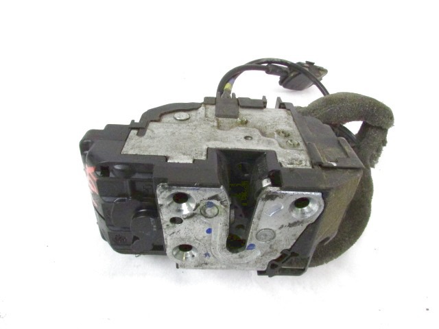 CENTRALNI ZAKLEP SPREDNJIH VRAT  OEM N. 80500AX11A ORIGINAL REZERVNI DEL NISSAN MICRA K12 K12E MK3 (2002 - 2010) DIESEL LETNIK 2008