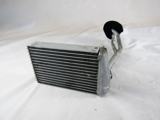 GRELEC RADIATORJA OEM N. 7701208323 ORIGINAL REZERVNI DEL RENAULT MEGANE MK2 BM0/1 CM0/1 EM0/1 KM0/1 LM0/1 BER/GRANDTOUR  (10/2002 - 02/2006) DIESEL LETNIK 2004