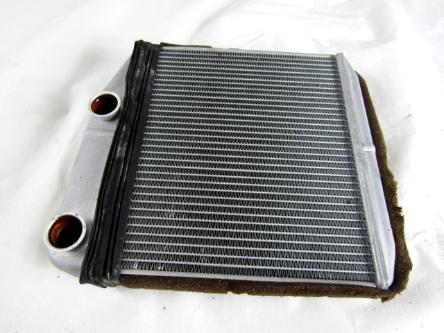 GRELEC RADIATORJA OEM N. 164210100 ORIGINAL REZERVNI DEL FIAT PUNTO EVO 199 (2009 - 2012)  BENZINA/GPL LETNIK 2010