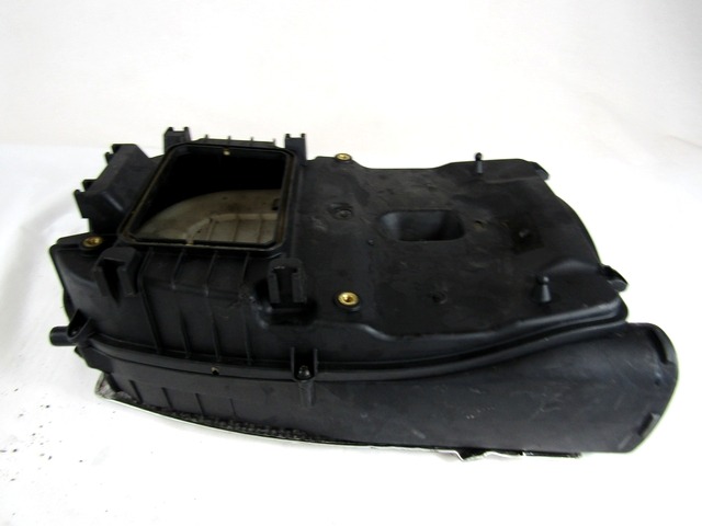 FILTAR ZRAKA OEM N. A6510901101 ORIGINAL REZERVNI DEL MERCEDES CLASSE C W204 R BER/SW (2011 - 10/2014)DIESEL LETNIK 2011