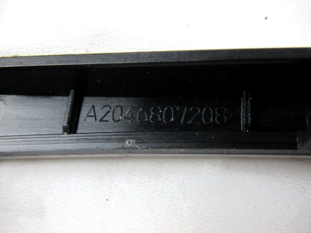 SREDINSKA KONZOLA  OEM N. A2046807208 ORIGINAL REZERVNI DEL MERCEDES CLASSE C W204 R BER/SW (2011 - 10/2014)DIESEL LETNIK 2011