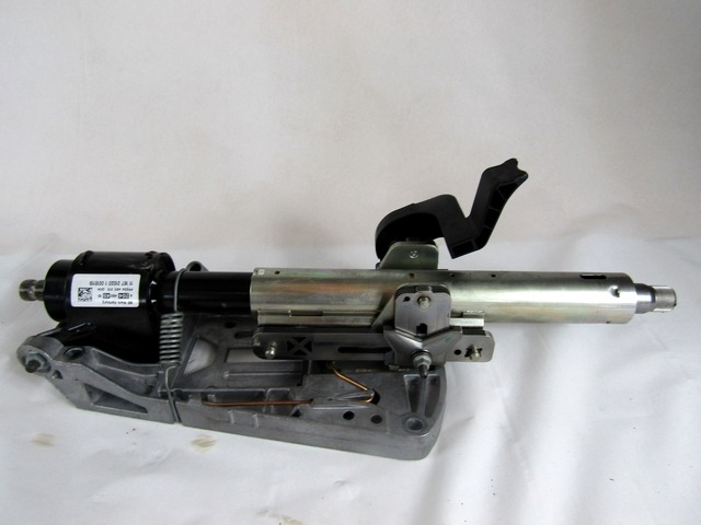 VOLANSKI DROG OEM N. A2044604516 ORIGINAL REZERVNI DEL MERCEDES CLASSE C W204 R BER/SW (2011 - 10/2014)DIESEL LETNIK 2011