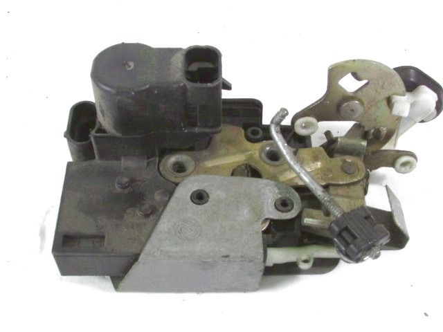 CENTRALNO ZAKLEPANJE ZADNJIH DESNIH VRAT OEM N. 46766576 ORIGINAL REZERVNI DEL FIAT MAREA 185 R BER/SW (03/1999 - 2003) DIESEL LETNIK 2000