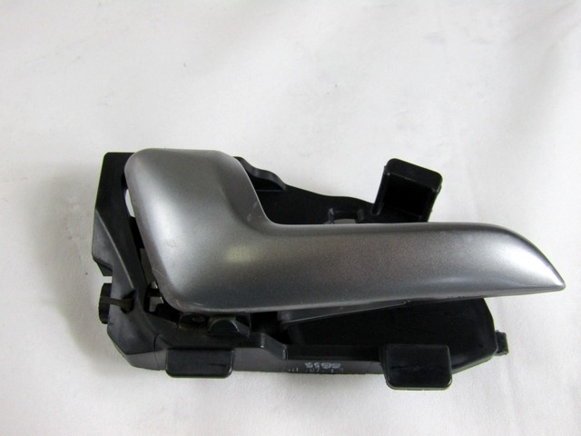 NOTRANJA KLJUKA  OEM N. 82610-1W010 ORIGINAL REZERVNI DEL KIA RIO UB MK3 (2011 - 2017)BENZINA LETNIK 2011