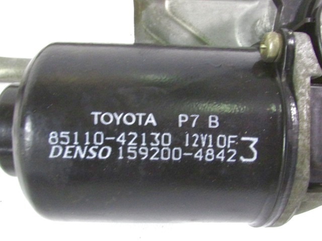 MOTORCEK PREDNJIH BRISALCEV OEM N. 85110-42130 ORIGINAL REZERVNI DEL TOYOTA RAV 4 A2 MK2 (2000 - 2006) DIESEL LETNIK 2004