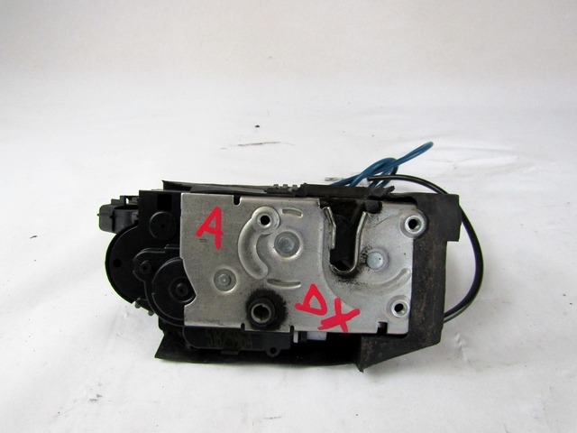 CENTRALNI ZAKLEP SPREDNJIH VRAT  OEM N. 51825964 ORIGINAL REZERVNI DEL FIAT CROMA 194 MK2 R (11-2007 - 2010) DIESEL LETNIK 2009