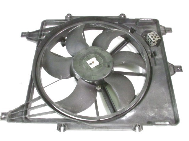 VENTILATOR HLADILNIKA OEM N. 8200685713 ORIGINAL REZERVNI DEL RENAULT CLIO BB CB MK2 R / CLIO STORIA (05/2001 - 2012) BENZINA/GPL LETNIK 2008