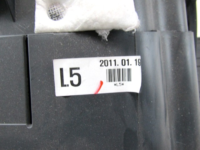 PREDAL ZA DOKUMENTE OEM N. 68520JY40A ORIGINAL REZERVNI DEL RENAULT KOLEOS HY MK1 (2008 - 2011) DIESEL LETNIK 2011