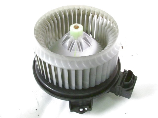 VENTILATOR  KABINE  OEM N. AV272700-0311 ORIGINAL REZERVNI DEL FIAT SEDICI FY (2006 - 4/2009) DIESEL LETNIK 2007