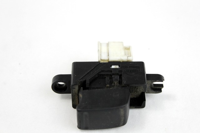 ZADNJE STIKALO OEM N. 254110V000 ORIGINAL REZERVNI DEL NISSAN X-TRAIL T30 (2001 - 08/2007) DIESEL LETNIK 2003