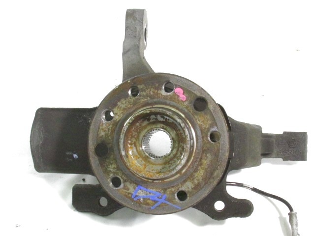 VRTLJIVI LEZAJ DESNO / PESTO KOLESA Z LEZAJEM SPREDAJ OEM N. 13156048 ORIGINAL REZERVNI DEL OPEL ASTRA H A04 L48,L08,L35,L67 5P/3P/SW (2004 - 2007) DIESEL LETNIK 2007