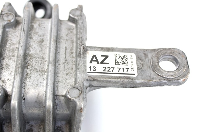 NOSILCI MOTORJA/DRUGO OEM N. 13227717 ORIGINAL REZERVNI DEL OPEL INSIGNIA A G09 (2008 - 2017)DIESEL LETNIK 2011