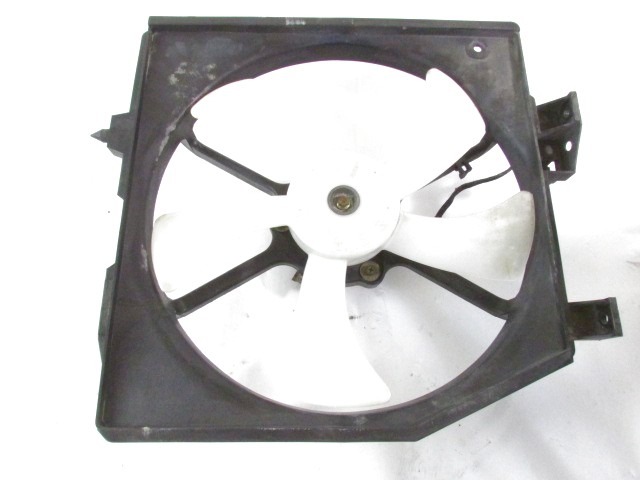 VENTILATOR HLADILNIKA OEM N. ZL0115210B ORIGINAL REZERVNI DEL MAZDA 323F BJ MK4 (1998 - 2002) BENZINA LETNIK 2000