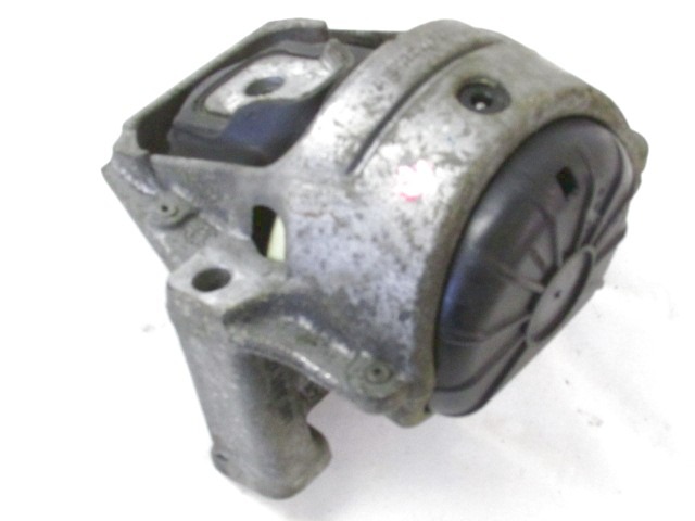 NOSILCI MOTORJA/DRUGO OEM N. 8R0199381 ORIGINAL REZERVNI DEL AUDI A4 B8 8K2 BER/SW/CABRIO (2007 - 11/2015) DIESEL LETNIK 2010