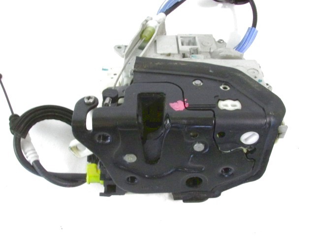 CENTRALNI ZAKLEP SPREDNJIH VRAT  OEM N. 8J1837016C ORIGINAL REZERVNI DEL AUDI A4 B8 8K2 BER/SW/CABRIO (2007 - 11/2015) DIESEL LETNIK 2010