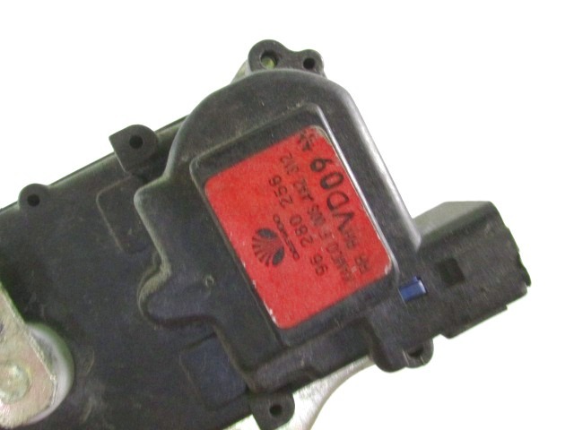 CENTRALNO ZAKLEPANJE ZADNJIH DESNIH VRAT OEM N. 96280262 ORIGINAL REZERVNI DEL DAEWOO MATIZ KLYA (1998 - 2004) BENZINA LETNIK 2000