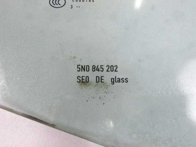 STEKLO SPREDNJIH DESNIH VRAT OEM N. 5N0845202 ORIGINAL REZERVNI DEL VOLKSWAGEN TIGUAN 5N MK1 R (2011 - 2016)  BENZINA LETNIK 2014