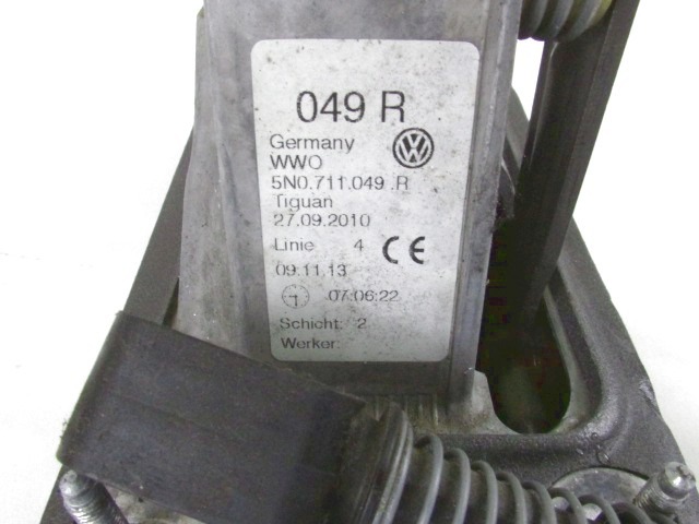 MEHANIZEM VZVODA ROCNEGA MENJALNIKA OEM N. 5N0711049R ORIGINAL REZERVNI DEL VOLKSWAGEN TIGUAN 5N MK1 R (2011 - 2016)  BENZINA LETNIK 2014