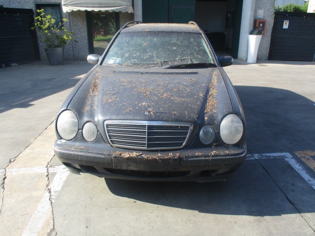 MERCEDES CLASSE E 270 W210 2.7 D 125KW AUT 5P (2000) RICAMBI IN MAGAZZINO 