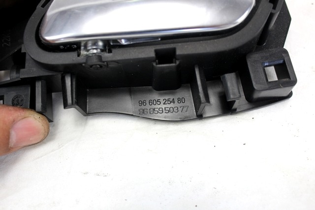 NOTRANJA KLJUKA  OEM N. 9660525480 ORIGINAL REZERVNI DEL PEUGEOT 508 8D BER/SW (2010 -2018)DIESEL LETNIK 2012