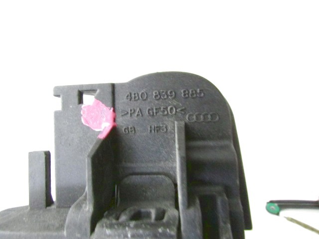 ZUNANJA KLJUKA SPREDNJA DESNA VRATA OEM N. 4F0837208B ORIGINAL REZERVNI DEL AUDI A3 MK2 8P 8PA 8P1 (2003 - 2008)DIESEL LETNIK 2005