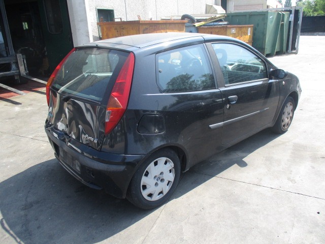 FIAT PUNTO 1.9 D 63KW 5M 3P (2002) RICAMBI IN MAGAZZINO 