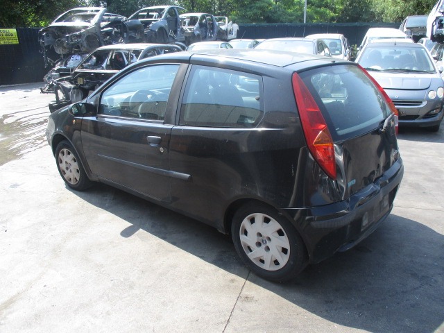 FIAT PUNTO 1.9 D 63KW 5M 3P (2002) RICAMBI IN MAGAZZINO 