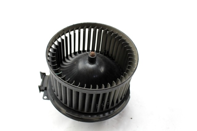 VENTILATOR  KABINE  OEM N. VP8E2H-18456-AA ORIGINAL REZERVNI DEL FORD FIESTA CB1 CNN MK6 (09/2008 - 11/2012) BENZINA LETNIK 2010