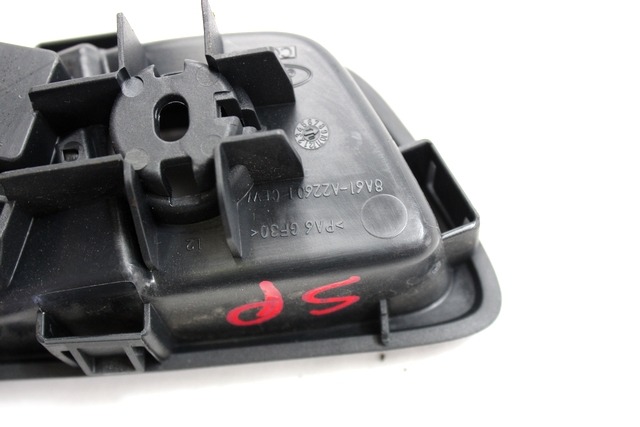 NOTRANJA KLJUKA  OEM N. 8A61-A22601-CEW ORIGINAL REZERVNI DEL FORD FIESTA CB1 CNN MK6 (09/2008 - 11/2012) BENZINA LETNIK 2010