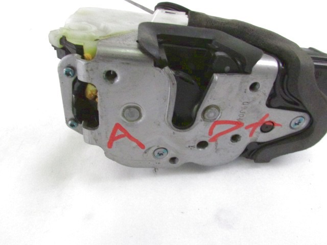 CENTRALNI ZAKLEP SPREDNJIH VRAT  OEM N. 13503802 ORIGINAL REZERVNI DEL CHEVROLET CRUZE J300 J305 (2009 - 2019) DIESEL LETNIK 2010