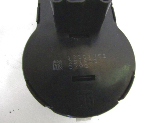 GLAVNO STIKALO LUCI OEM N. 13301752 ORIGINAL REZERVNI DEL CHEVROLET CRUZE J300 J305 (2009 - 2019) DIESEL LETNIK 2010