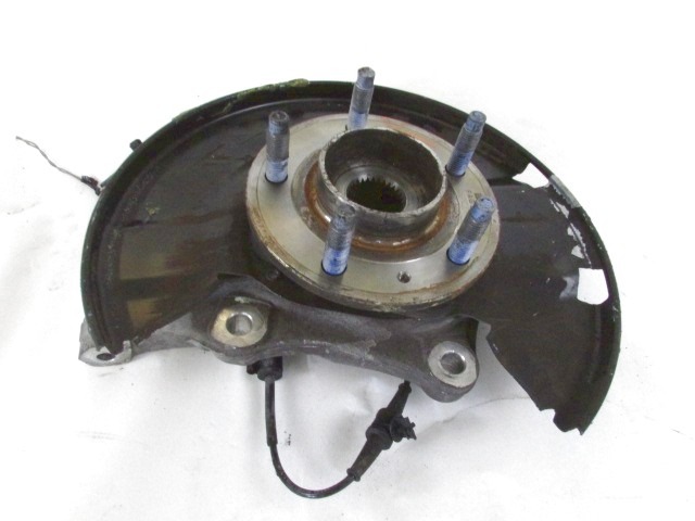 LEVI VRTLJIVI LEZAJ / PESTO KOLESA Z LEZAJEM SPREDAJ OEM N. 13248522 ORIGINAL REZERVNI DEL CHEVROLET CRUZE J300 J305 (2009 - 2019) DIESEL LETNIK 2010