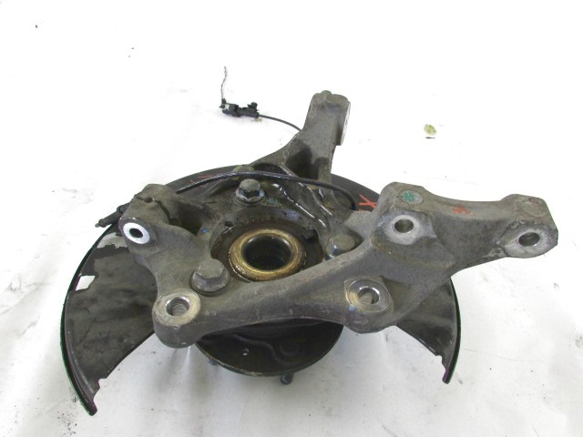 LEVI VRTLJIVI LEZAJ / PESTO KOLESA Z LEZAJEM SPREDAJ OEM N. 13248522 ORIGINAL REZERVNI DEL CHEVROLET CRUZE J300 J305 (2009 - 2019) DIESEL LETNIK 2010