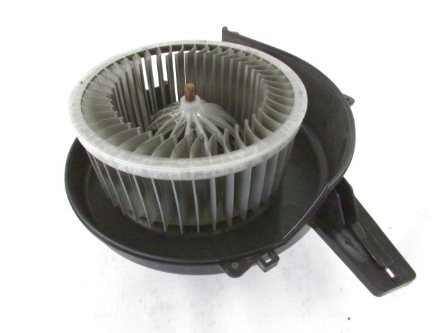 VENTILATOR  KABINE  OEM N. 6R1819015 ORIGINAL REZERVNI DEL VOLKSWAGEN POLO 6R1 6C1 R (02/2014 - 2017) BENZINA LETNIK 2017