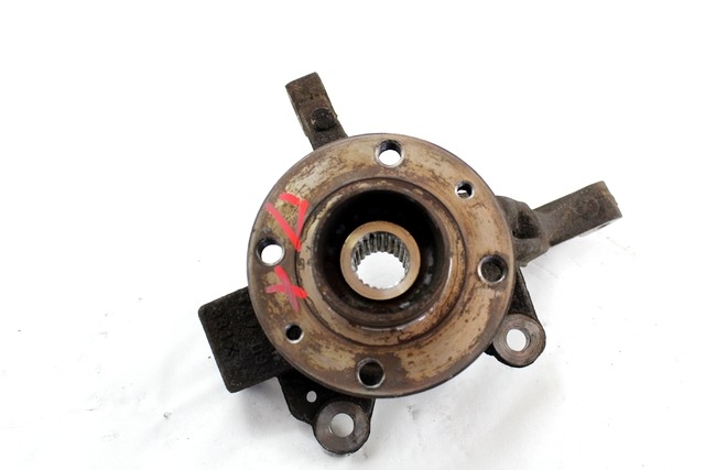 VRTLJIVI LEZAJ DESNO / PESTO KOLESA Z LEZAJEM SPREDAJ OEM N. 8200345945 ORIGINAL REZERVNI DEL RENAULT CLIO BR0//1 CR0/1 KR0/1 MK3 R (05/2009 - 2013) BENZINA/GPL LETNIK 2010