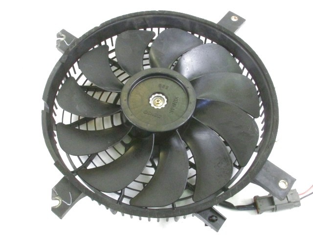 VENTILATOR HLADILNIKA OEM N. 95562-65D0 ORIGINAL REZERVNI DEL SUZUKI GRAND VITARA FT HT GT MK1 (1999 - 2006) DIESEL LETNIK 2005