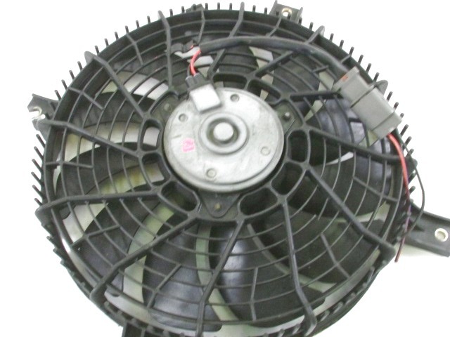 VENTILATOR HLADILNIKA OEM N. 95562-65D0 ORIGINAL REZERVNI DEL SUZUKI GRAND VITARA FT HT GT MK1 (1999 - 2006) DIESEL LETNIK 2005