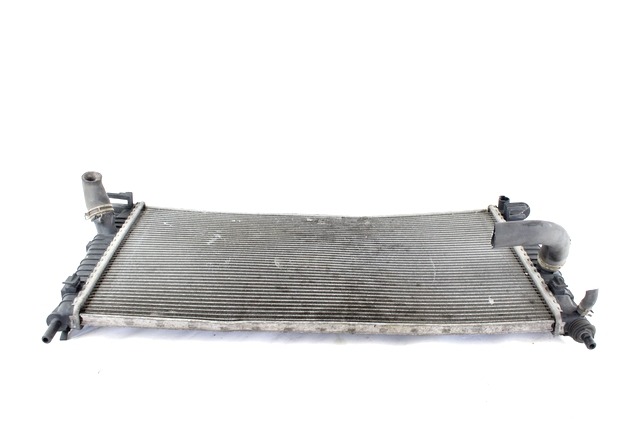 RADIATOR VODE OEM N. 3M5H-8005-RK ORIGINAL REZERVNI DEL FORD FOCUS DA HCP DP MK2 BER/SW (2005 - 2008) BENZINA LETNIK 2007