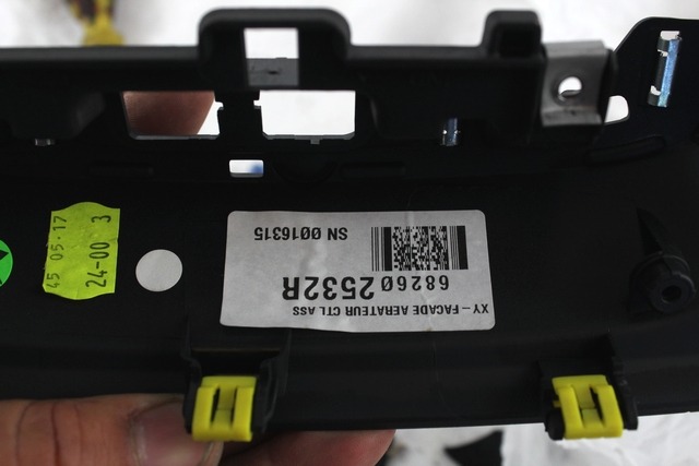 ARMATURNA PLO?CA OEM N. 682602532R ORIGINAL REZERVNI DEL RENAULT CAPTUR J5 H5 (2013 - 2019) BENZINA LETNIK 2017