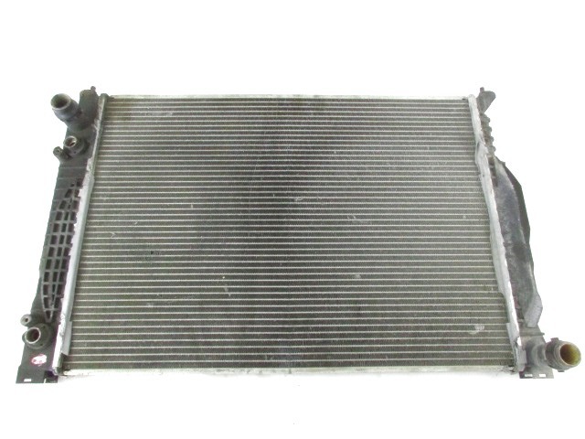 RADIATOR VODE OEM N. 4B0121251 ORIGINAL REZERVNI DEL AUDI A6 C5 4B 4B5 4B2 BER/SW (1997 - 2001) DIESEL LETNIK 2000