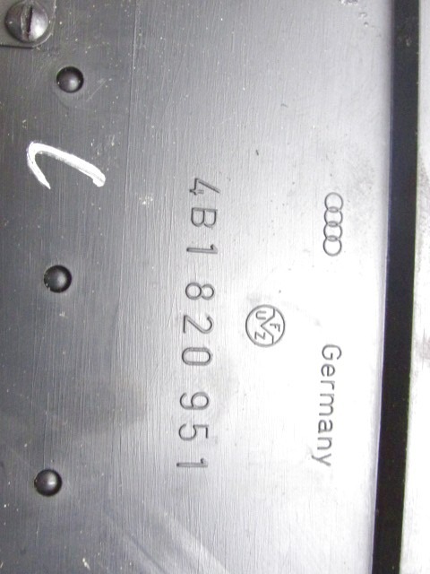 CENTRALNE PREZRACEVALNE SOBE  OEM N. 4B1820951 ORIGINAL REZERVNI DEL AUDI A6 C5 4B 4B5 4B2 BER/SW (1997 - 2001) DIESEL LETNIK 2000