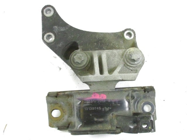 NOSILCI MOTORJA/DRUGO OEM N. 13130745 ORIGINAL REZERVNI DEL OPEL CORSA D R S07 (02/2011 - 2014) BENZINA/GPL LETNIK 2012