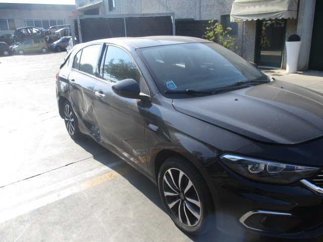 FIAT TIPO 1.6 D 88KW AUT 5P (2017) RICAMBI IN MAGAZZINO 