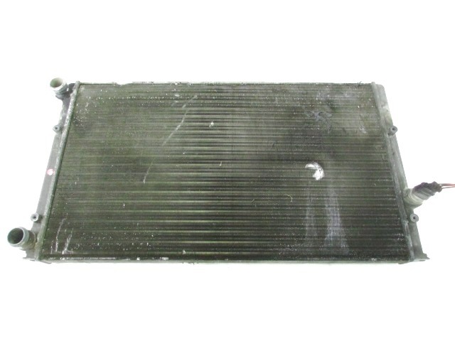 RADIATOR VODE OEM N. 1H0121253D ORIGINAL REZERVNI DEL VOLKSWAGEN GOLF III 1H1 1E7 1H5 MK3 (08/1992 - 07/1998) BENZINA LETNIK 1994