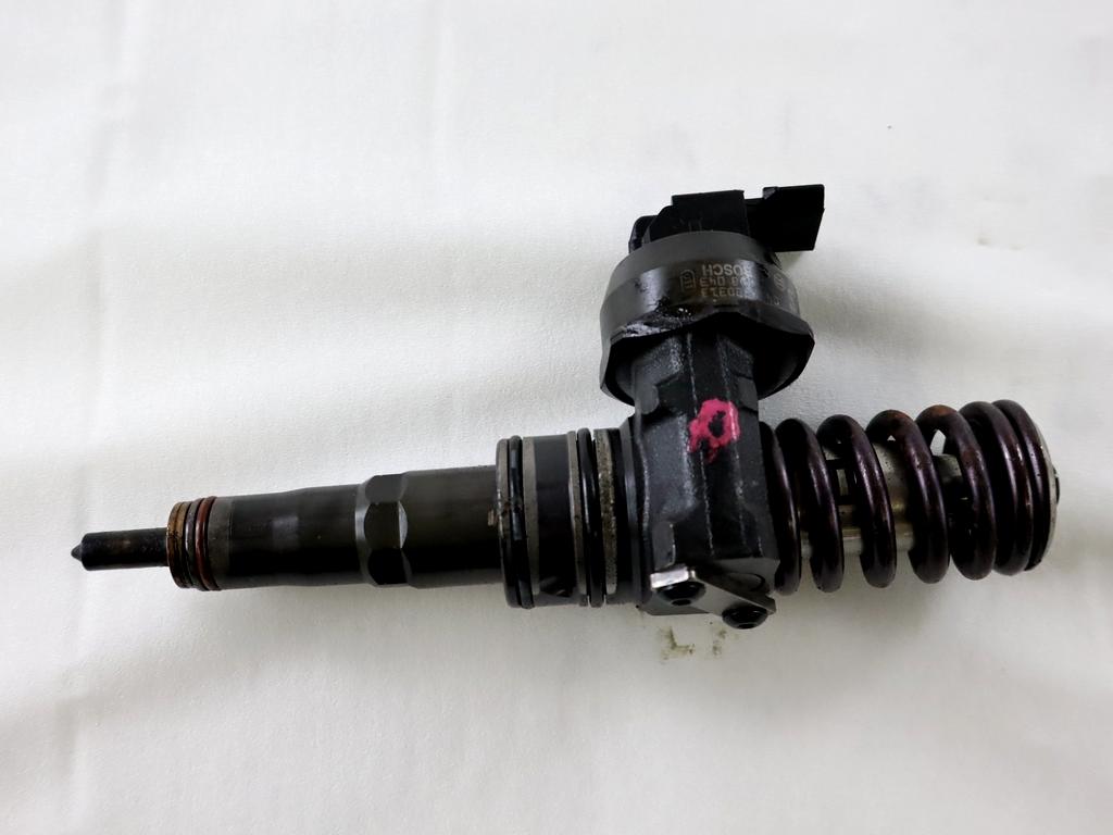 INJEKTORJI DIESEL OEM N. 038130073BN ORIGINAL REZERVNI DEL VOLKSWAGEN CADDY 2KB 2KJ 2CB 2CJ MK3 (2004 - 2010)DIESEL LETNIK 2007