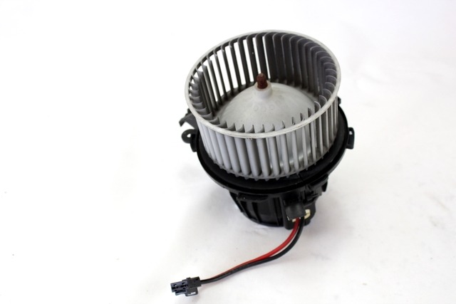 VENTILATOR  KABINE  OEM N. 8T1820021 ORIGINAL REZERVNI DEL AUDI A4 B8 8K2 BER/SW/CABRIO (2007 - 11/2015) DIESEL LETNIK 2013