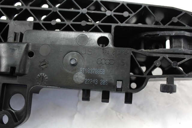 ZUNANJA KLJUKA SPREDNJA LEVA VRATA OEM N. 8T0837205AGRU ORIGINAL REZERVNI DEL AUDI A4 B8 8K2 BER/SW/CABRIO (2007 - 11/2015) DIESEL LETNIK 2013